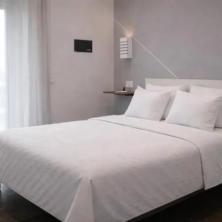 Mach1 Apartment